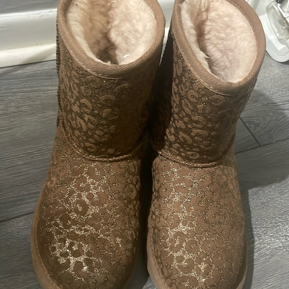 Authentic girl Ugg boots